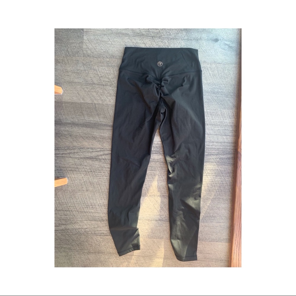 Til You Collapse booty scrunch leggings